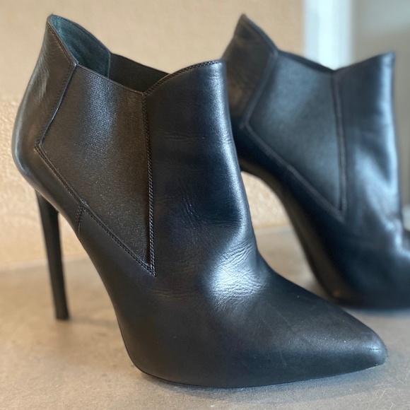 Saint Laurent Paris Chelsea Boots - Picture 8 of 16